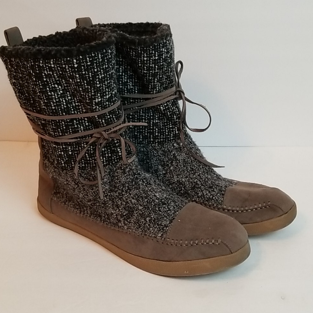 Madden Girl sweater boots 9.5 gray